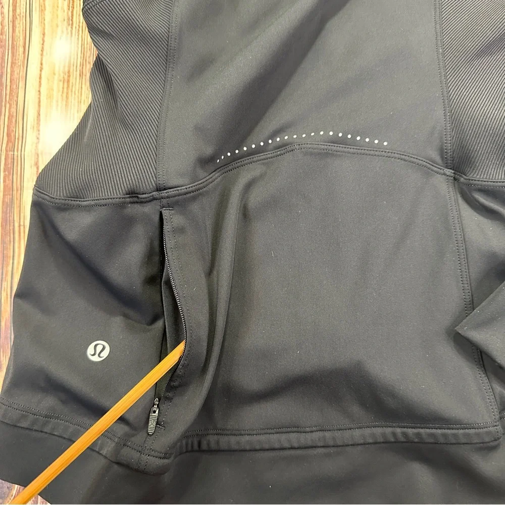 Lululemon Athletica Women’s Zip-Up Hoodie  Size 6 Black
